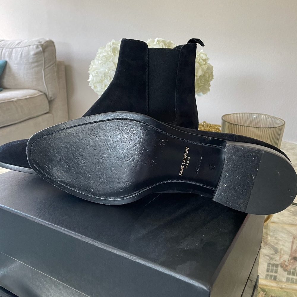 Saint Laurent Wyatt Chelsea Boots - Picture 2 of 6